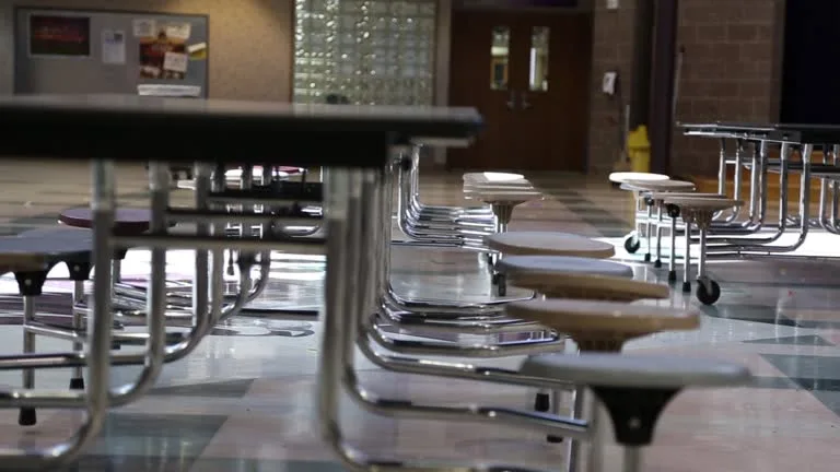 Cantine scolaire propre et hygiénique