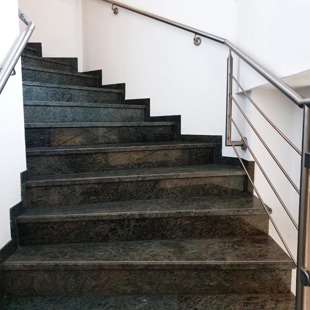 Entretien des parties communes d'immeuble et service de nettoyage de copropriété par Pulse Propreté à Bruz (35).