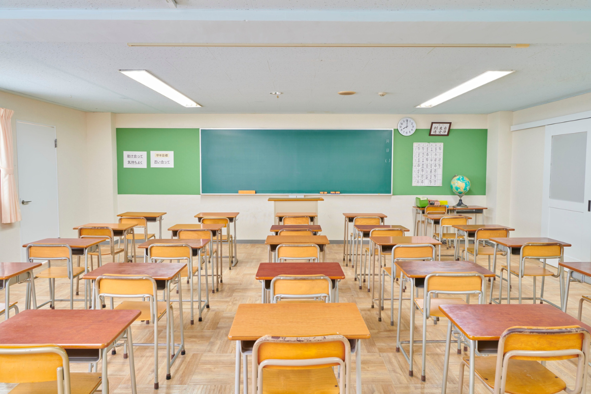 Entretien et propreté des écoles, lycées, salles de classe et établissements scolaires à Rennes et ses communes.