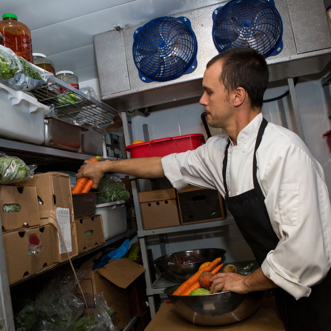 Nettoyage d'urgence de chambre froide et frigo de restaurant professionnel à Rennes et en Ille-et-Vilaine.